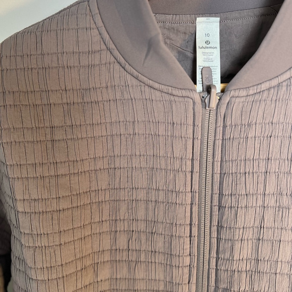 NEW / Lululemon Serene Travels Bomber - Picture 3 of 5